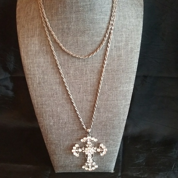 Beautiful Rhinestone Cross on Silver Chain - Picture 2 of 4